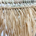 Lámpara colgante Cloche EVA con flecos de palma