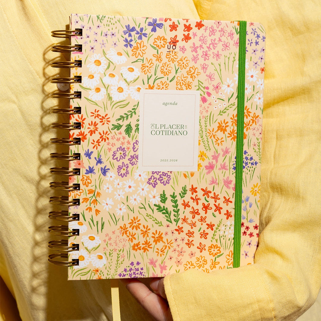 Agenda Escolar "Bloom" Día página 2025-26