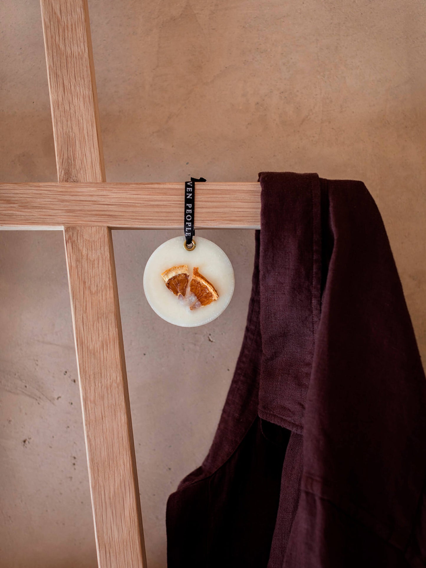 Ambientador sólido para armario: SU (Bergamota, mandarina y albahaca)