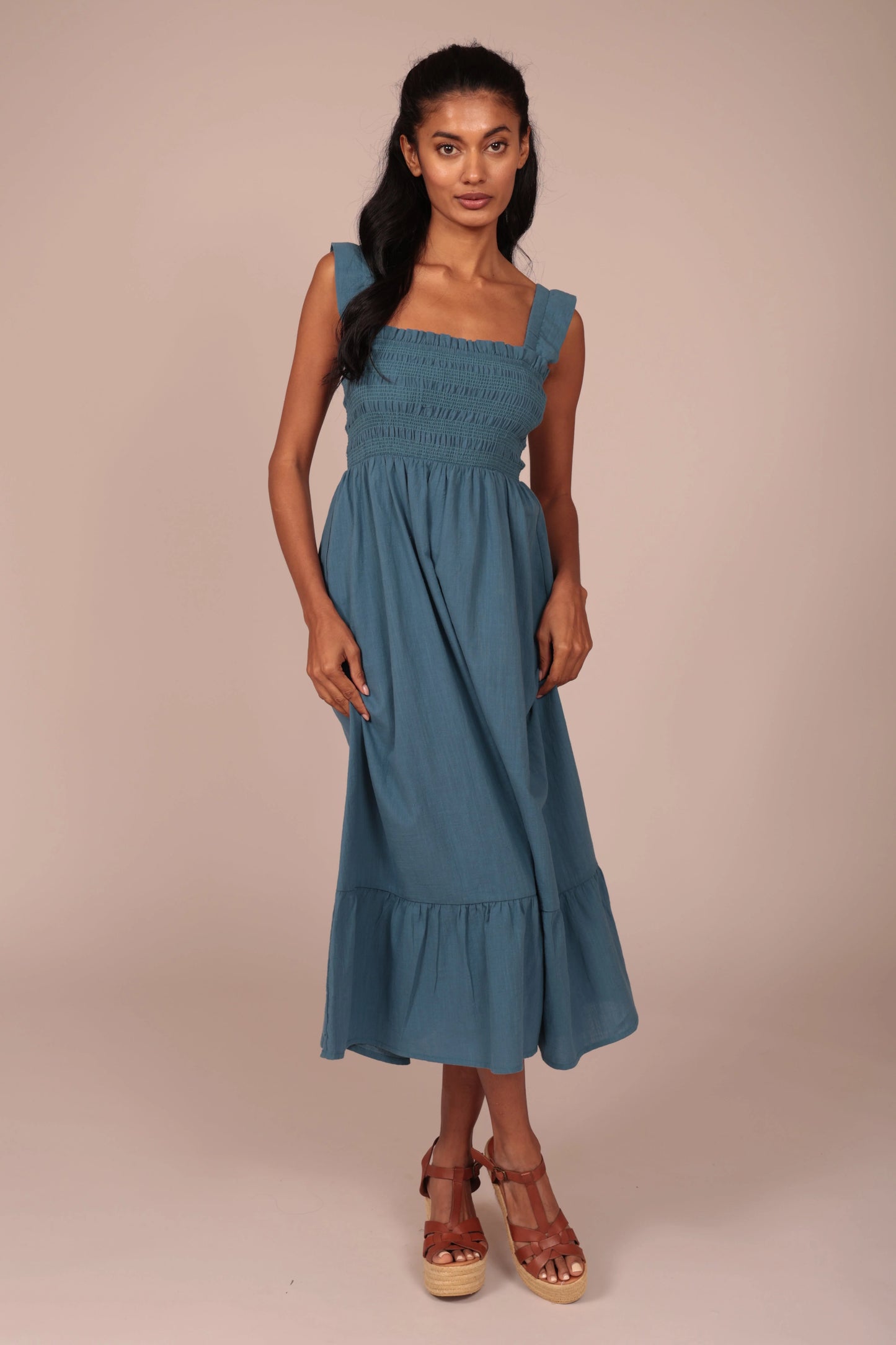 Vestido midi serral