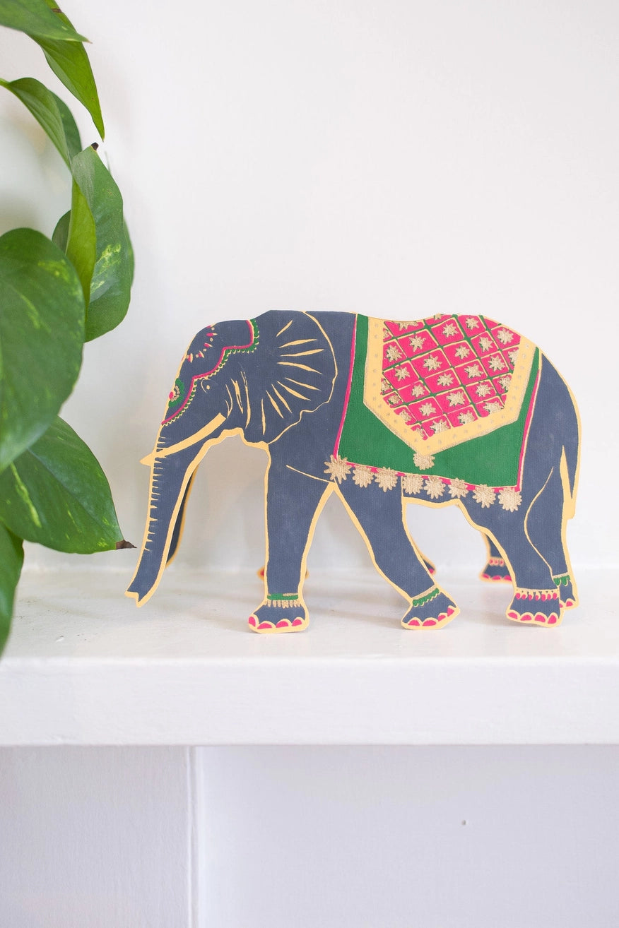 Tarjeta con forma de elefante
