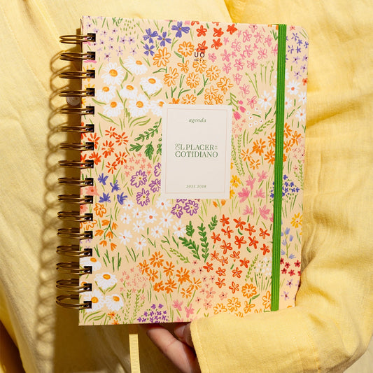 Agenda Escolar "Bloom" Día página 2025-26