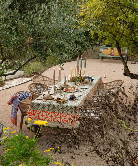 Mantel Faina 240 x 280 cm (incluye tote bag)