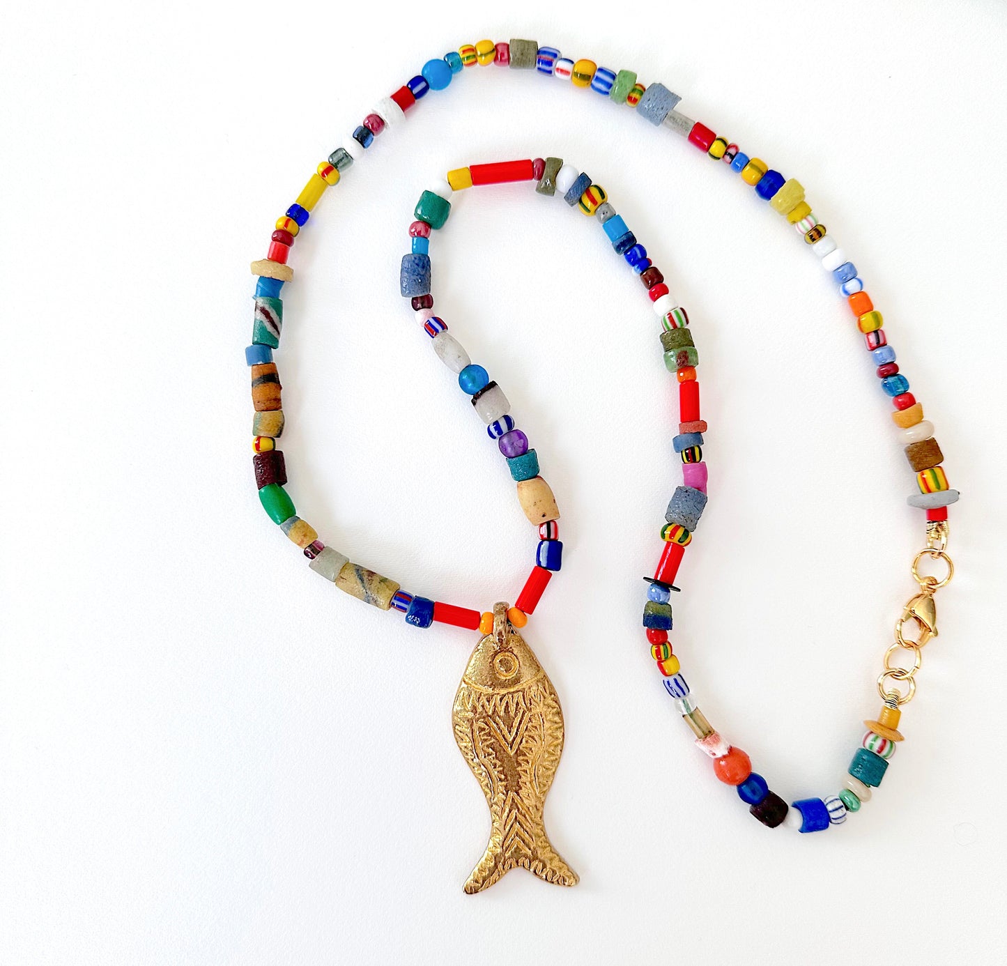 Collar pez africano