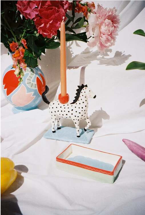 Candelabro Caballo con lunares negros