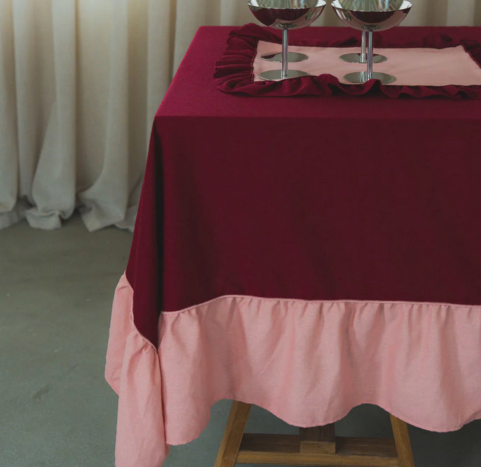 Mantel rectangular volante - cereza y rosa