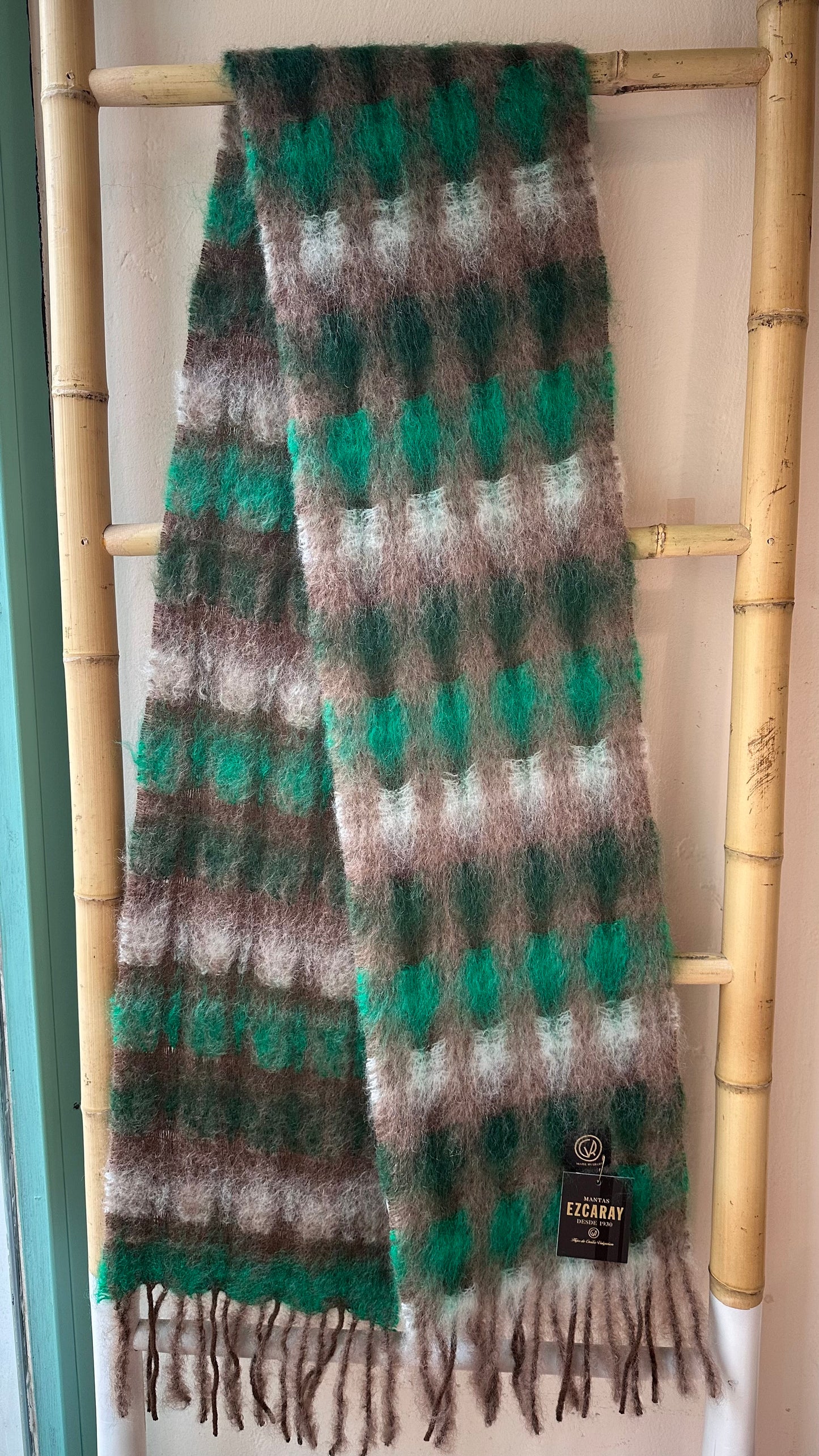 Bufanda Ezcaray Mia - verde oscuro, verde claro, marrón y blanco