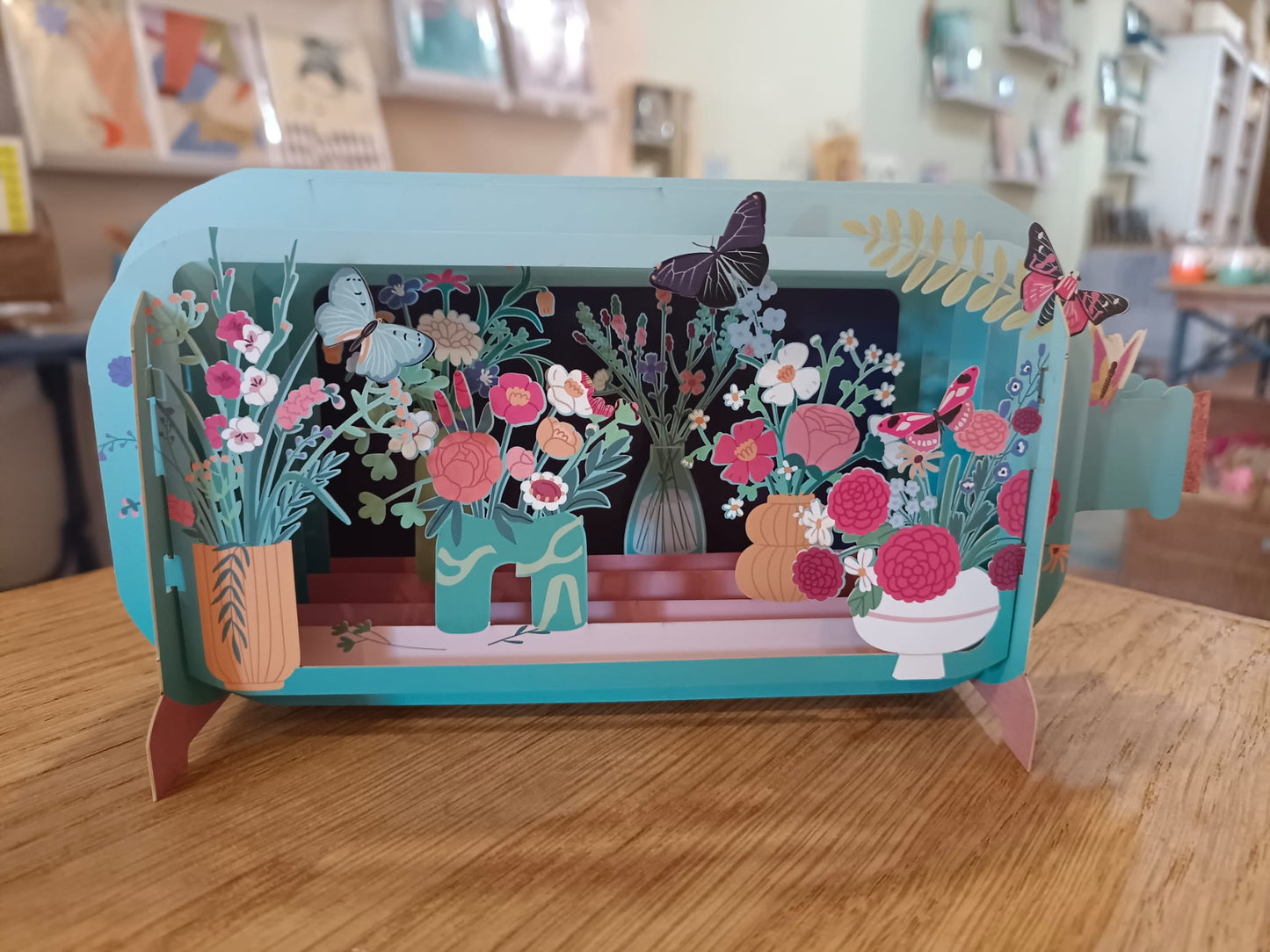 Tarjeta desplegable - Macetas y mariposas