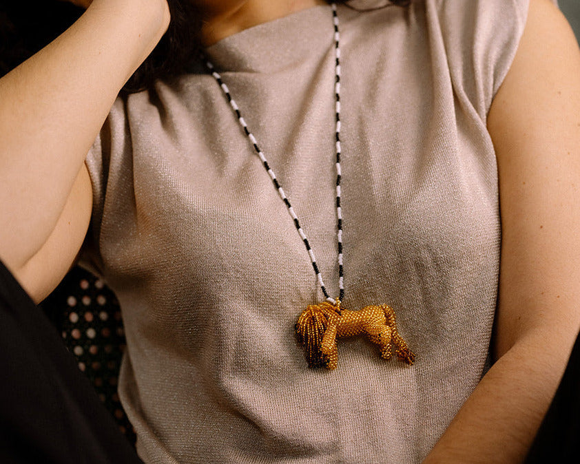 Collar León