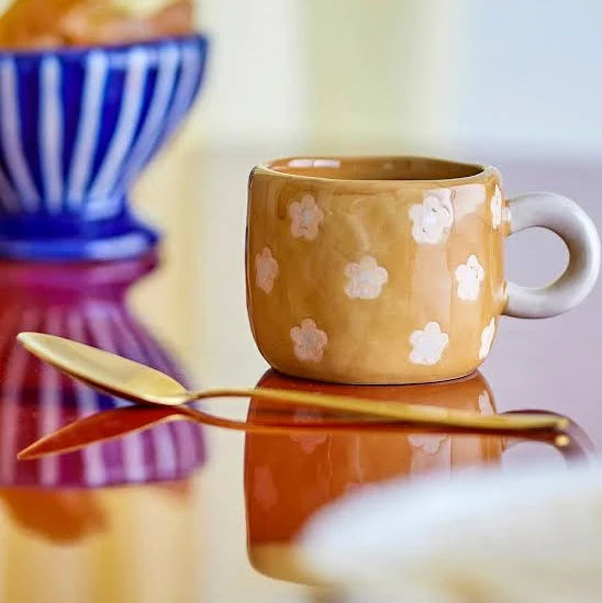 Mini taza margaritas marrón