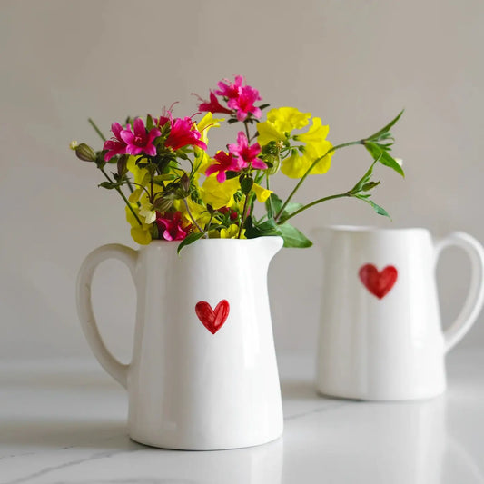 Lechera de cerámica con corazón