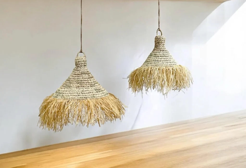 Lámpara colgante Cloche EVA con flecos de palma